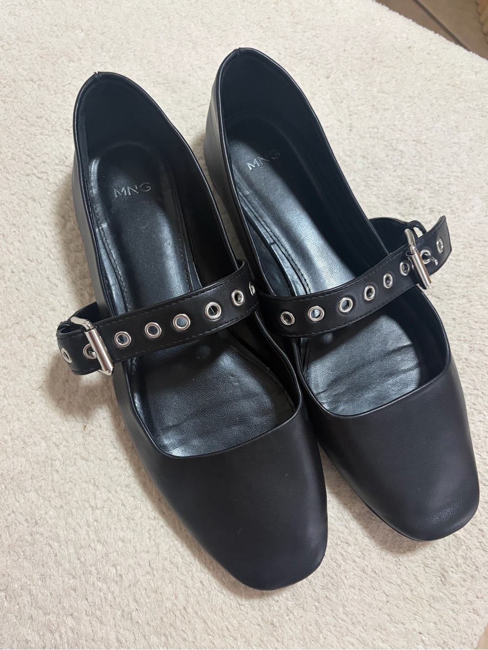 Mango Black Mary Jane Flats with Grommet Strap